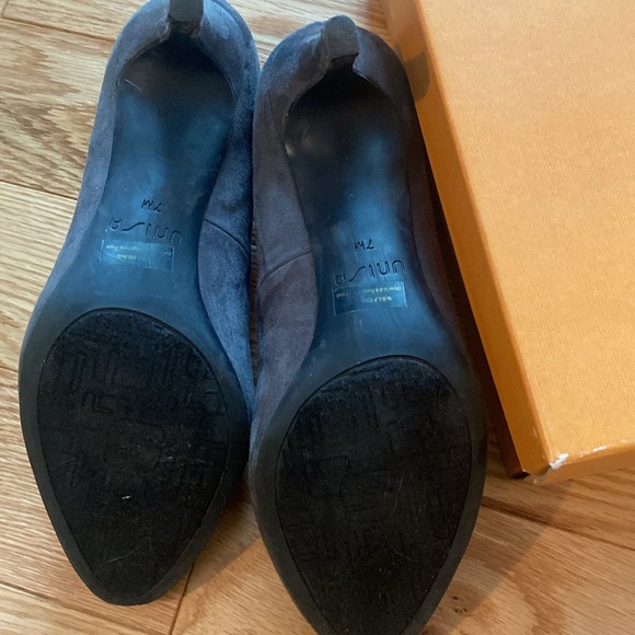 Dark gray heels - Picture 8 of 13